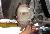 2003-2008 Infiniti FX Front Rotors Removal and Brake Pads Replacement Procedure