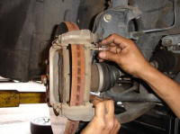 2003-2008 Infiniti FX Front Rotors Removal and Brake Pads Replacement Procedure
